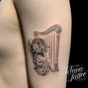 芸術の神|ミューズのファインライン・タトゥー